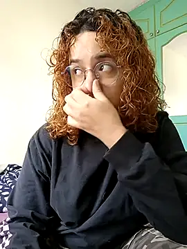 EmmaMelissa0521 online show from October 2025 04:37:01 PM