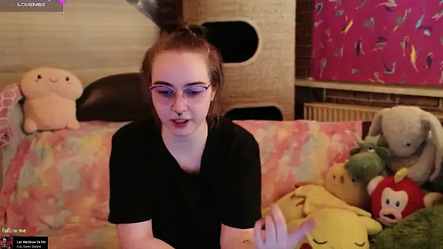 Snapshot of GamerGirl_Eve chatting on January 2026 06:33:02 PM GamerGirl Eve online show from January 2026 06:33:02 PM