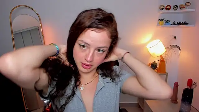 Cassandra Caiin online show from October 2025 12:01:02 PM