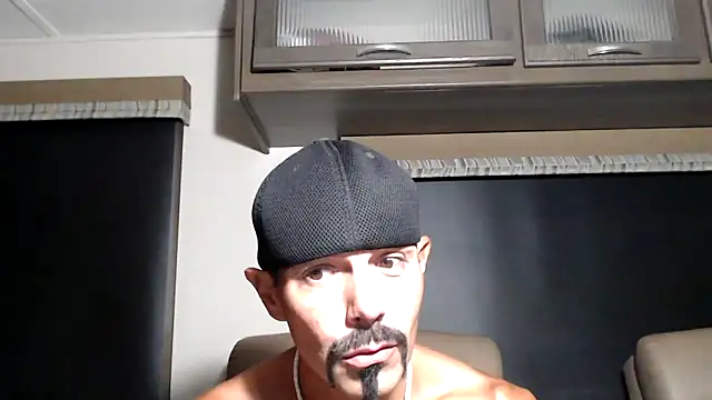 Snapshot of ThickD2C chatting on May 2026 11:20:01 PM ThickD2C online show from May 2026 11:20:01 PM