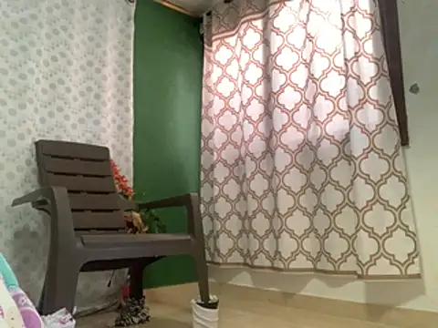 Snapshot of Estefani_32 chatting on February 2026 02:22:01 PM Estefani 32 online show from February 2026 02:22:01 PM