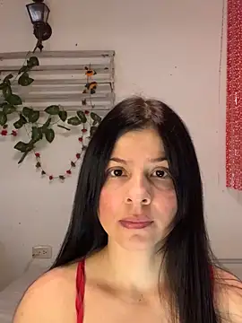 Snapshot of Estefani_32 chatting on February 2026 02:21:02 PM Estefani 32 online show from February 2026 02:21:02 PM