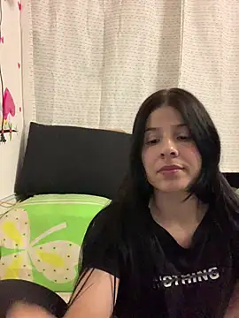 Snapshot of Estefani_32 chatting on April 2026 06:49:02 PM Estefani 32 online show from April 2026 06:49:02 PM