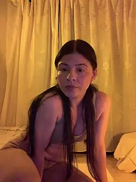 Snapshot of Estefani_32 chatting on May 2026 07:09:01 PM Estefani 32 online show from May 2026 07:09:01 PM