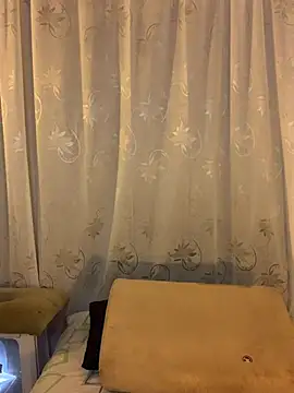 Snapshot of Estefani_32 chatting on May 2026 04:12:01 PM Estefani 32 online show from May 2026 04:12:01 PM