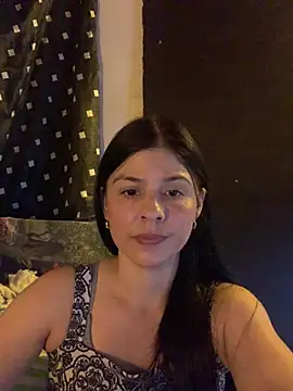 Snapshot of Estefani_32 chatting on June 2026 07:05:01 PM Estefani 32 online show from June 2026 07:05:01 PM
