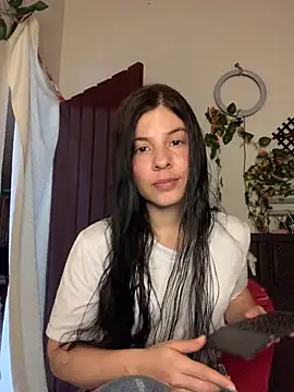 Snapshot of Estefani_32 chatting on June 2026 03:57:01 PM Estefani 32 online show from June 2026 03:57:01 PM