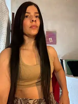 Snapshot of Estefani_32 chatting on July 2026 02:11:01 PM Estefani 32 online show from July 2026 02:11:01 PM