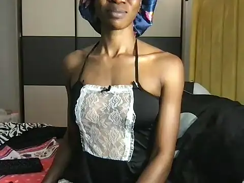 Snapshot of choco_petite chatting on February 2025 10:06:02 PM choco petite online show from February 2025 10:06:02 PM