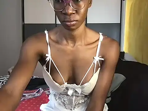 Snapshot of choco_petite chatting on March 2025 04:47:02 AM choco petite online show from March 2025 04:47:02 AM