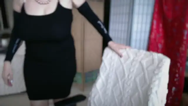 petradaniels online show from April 2026 10:11:01 PM