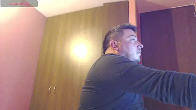 Snapshot of antonycruz chatting on February 2026 03:40:02 AM antonycruz online show from February 2026 03:40:02 AM