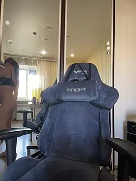 Lisaaan online show from April 2026 01:41:02 PM