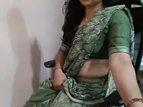 Snapshot of Pinky_4 chatting on May 2026 06:18:01 AM Pinky 4 online show from May 2026 06:18:01 AM