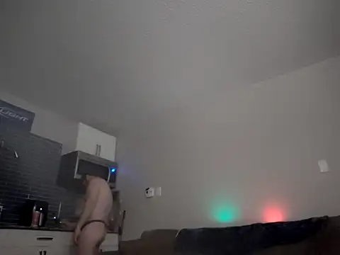 Snapshot of EZYves chatting on December 2024 12:34:02 AM EZYves online show from December 2024 12:34:02 AM