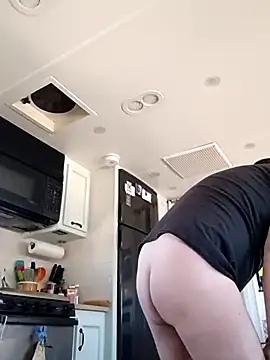 EZYves online show from February 2026 06:39:01 PM