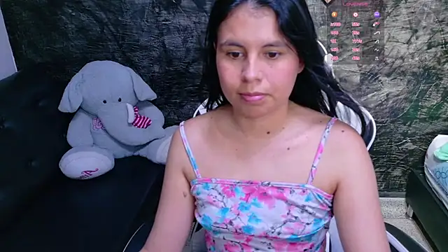 Snapshot of olivia_love_ chatting on May 2026 07:00:02 PM olivia love online show from May 2026 07:00:02 PM