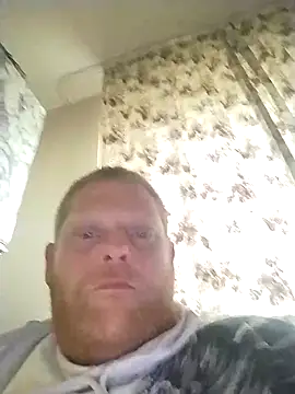 Snapshot of Baumhackel chatting on April 2026 03:50:01 PM Baumhackel online show from April 2026 03:50:01 PM