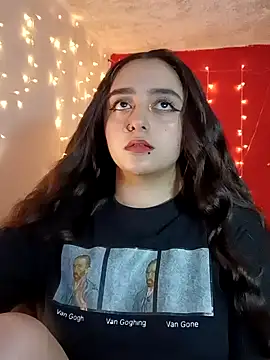 Snapshot of IvonneT chatting on December 2024 10:56:01 PM IvonneT online show from December 2024 10:56:01 PM