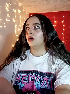 Snapshot of IvonneT chatting on December 2024 11:40:01 PM IvonneT online show from December 2024 11:40:01 PM