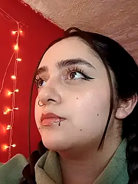 Snapshot of IvonneT chatting on October 2025 12:16:01 AM IvonneT online show from October 2025 12:16:01 AM