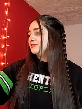 Snapshot of IvonneT chatting on October 2025 10:47:01 PM IvonneT online show from October 2025 10:47:01 PM