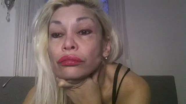 EvaaMina online show from January 2026 03:49:02 PM