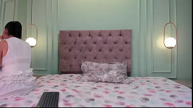 kathe hot online show from February 2025 08:31:02 PM