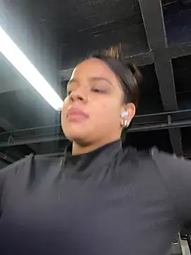 trianawhite online show from February 2025 08:03:02 PM