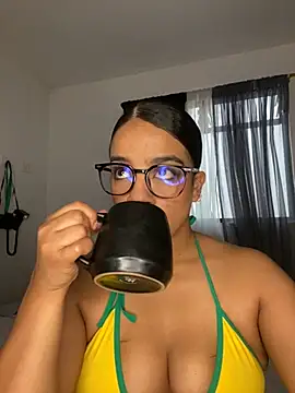 trianawhite online show from March 2026 03:23:02 PM