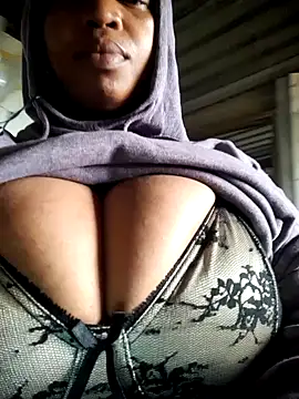 Snapshot of winterqueenx chatting on April 2026 05:30:01 AM winterqueenx online show from April 2026 05:30:01 AM
