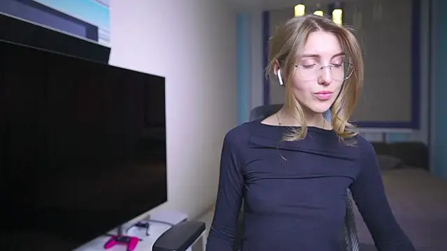 CassiaBlade1 online show from February 2026 04:32:01 PM