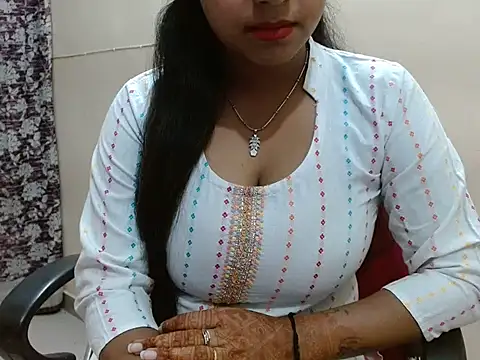 LovingPihu online show from April 2026 05:13:01 AM