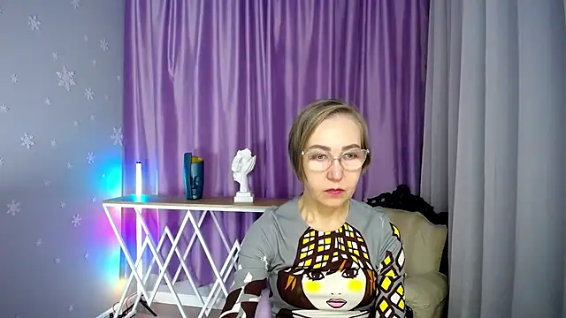 queen a n i online show from October 2025 10:19:02 AM