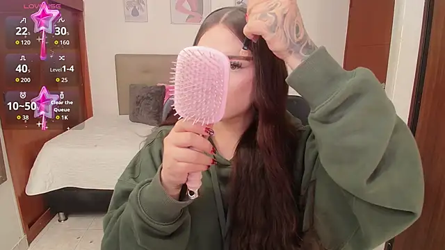 Miley Baker online show from November 2025 02:38:01 PM