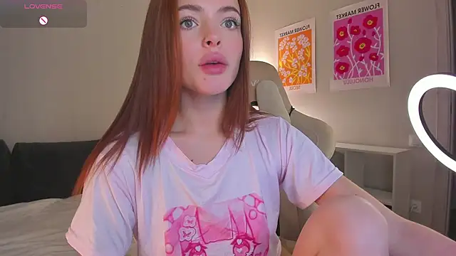 Snapshot of KylieStarrr chatting on December 2024 03:04:01 AM KylieStarrr online show from December 2024 03:04:01 AM