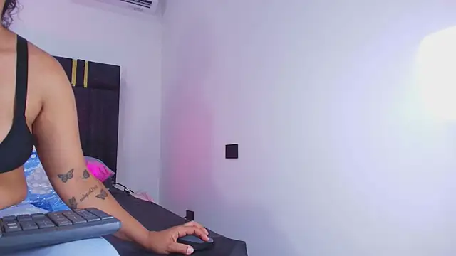 lay navas online show from December 2025 07:20:02 PM