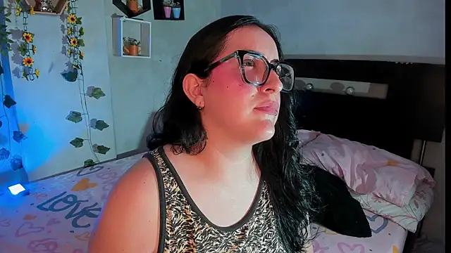 Snapshot of Cherry_jhoana chatting on February 2025 03:06:02 AM Cherry jhoana online show from February 2025 03:06:02 AM