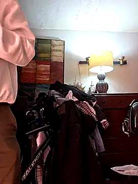 Snapshot of Torresmor chatting on December 2025 04:44:02 AM Torresmor online show from December 2025 04:44:02 AM