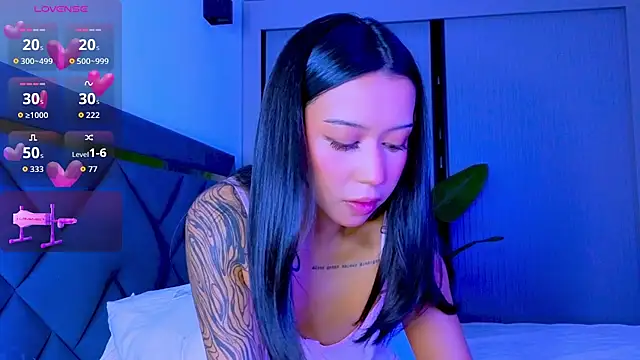 Snapshot of Mia_Tin chatting on May 2026 06:14:02 PM Mia Tin online show from May 2026 06:14:02 PM