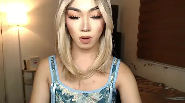 Local Hoelyx online show from March 2025 10:00:02 PM