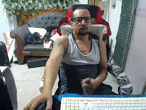 Snapshot of alexam_gal@xh chatting on December 2024 03:45:02 PM alexam galxh online show from December 2024 03:45:02 PM