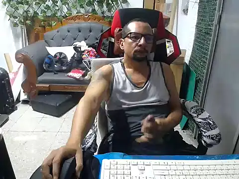 Snapshot of alexam_gal@xh chatting on December 2024 09:48:01 PM alexam galxh online show from December 2024 09:48:01 PM