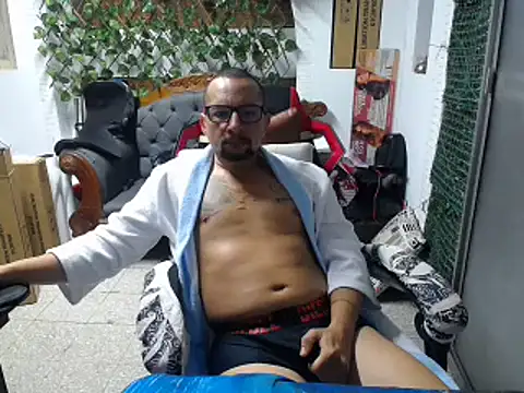 Snapshot of alexam_gal@xh chatting on January 2025 12:02:01 PM alexam galxh online show from January 2025 12:02:01 PM