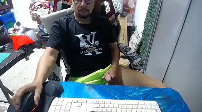 Snapshot of alexam_gal@xh chatting on February 2025 02:48:02 PM alexam galxh online show from February 2025 02:48:02 PM