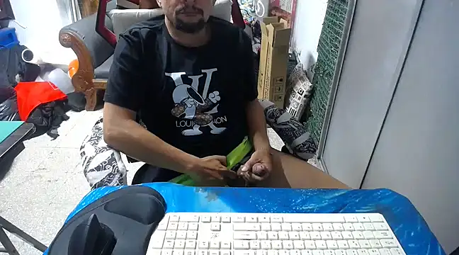 Snapshot of alexam_gal@xh chatting on February 2025 10:01:01 PM alexam galxh online show from February 2025 10:01:01 PM