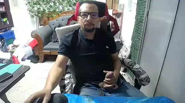 Snapshot of alexam_gal@xh chatting on February 2025 01:53:02 PM alexam galxh online show from February 2025 01:53:02 PM