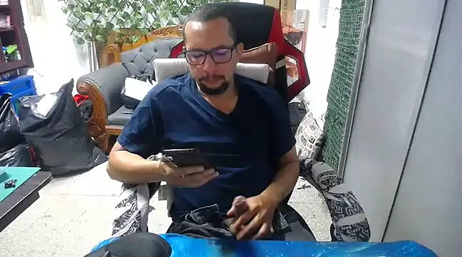 Snapshot of alexam_gal@xh chatting on February 2025 02:05:02 PM alexam galxh online show from February 2025 02:05:02 PM