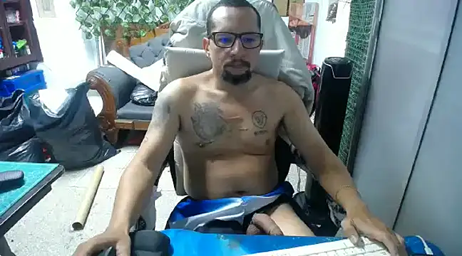 Snapshot of alexam_gal@xh chatting on February 2025 09:20:02 PM alexam galxh online show from February 2025 09:20:02 PM