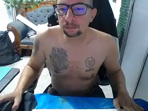 Snapshot of alexam_gal@xh chatting on March 2025 03:05:02 PM alexam galxh online show from March 2025 03:05:02 PM